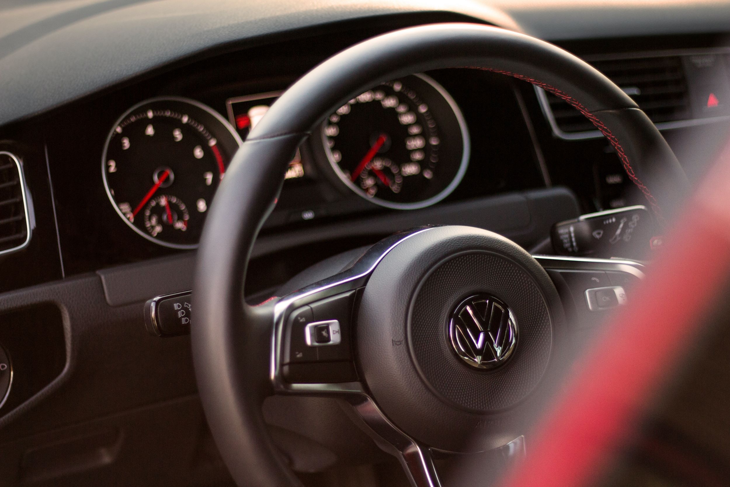 vehicle steering wheel